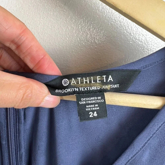 Athleta Brooklyn Textured Jumpsuit Size 24 Medieval Violet Leopard Athleisure - Picture 4 of 15